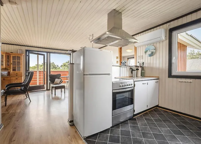 Дом отдыха 3 Bedroom Gorgeous In Hvide Sande Bjerregard